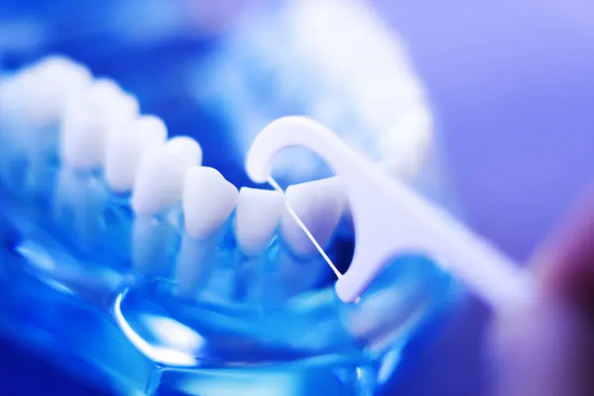 Tanntråd er et viktig virkemiddle for å forebygge mot gingivitt
